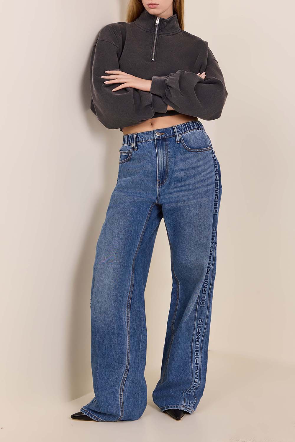 סווטשירט עם צווארון גבוה